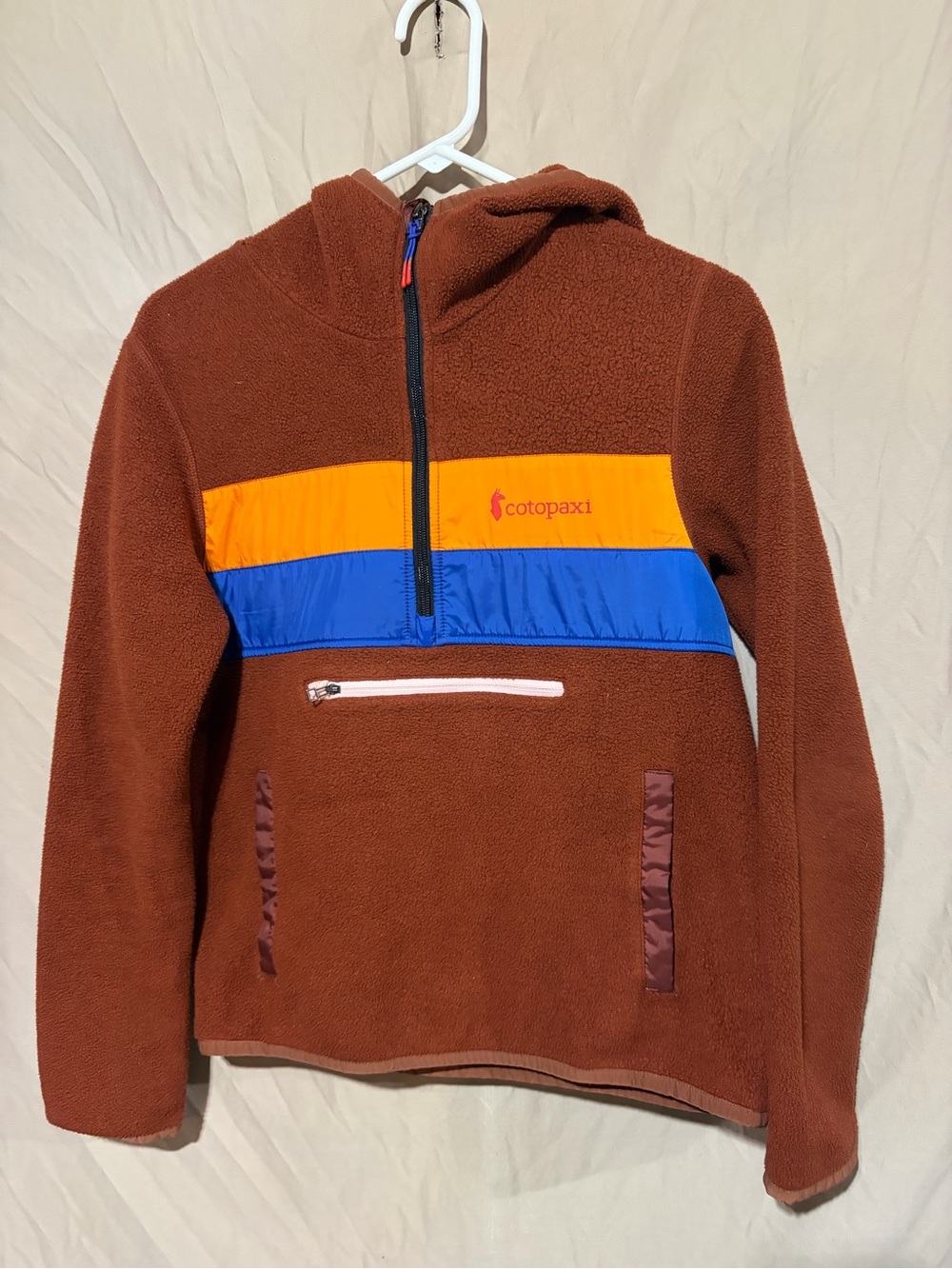 Cotopaxi sweatshirt